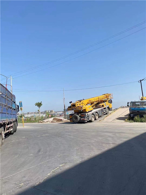 云霄县25吨吊车的租赁价格大概是多少？